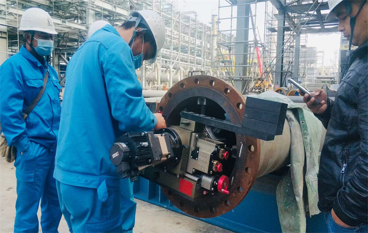 Máquina de faceamento de flanges de 6″ a 40″ na fábrica de produtos químicos ------ China