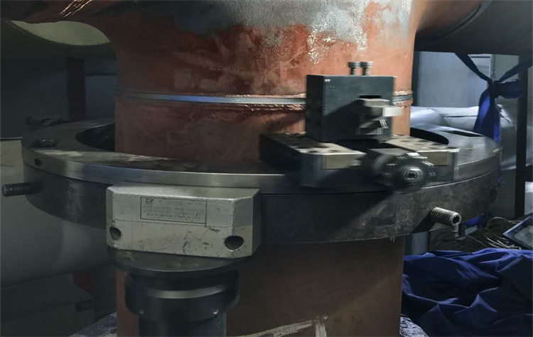 Tubo de parede de 120 mm ------ Trabalho de manutenção em usina de energia