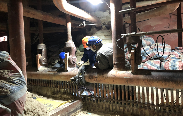 Trabalho de reparo em Usina de Energia, Tubo de parede grossa - Anhui