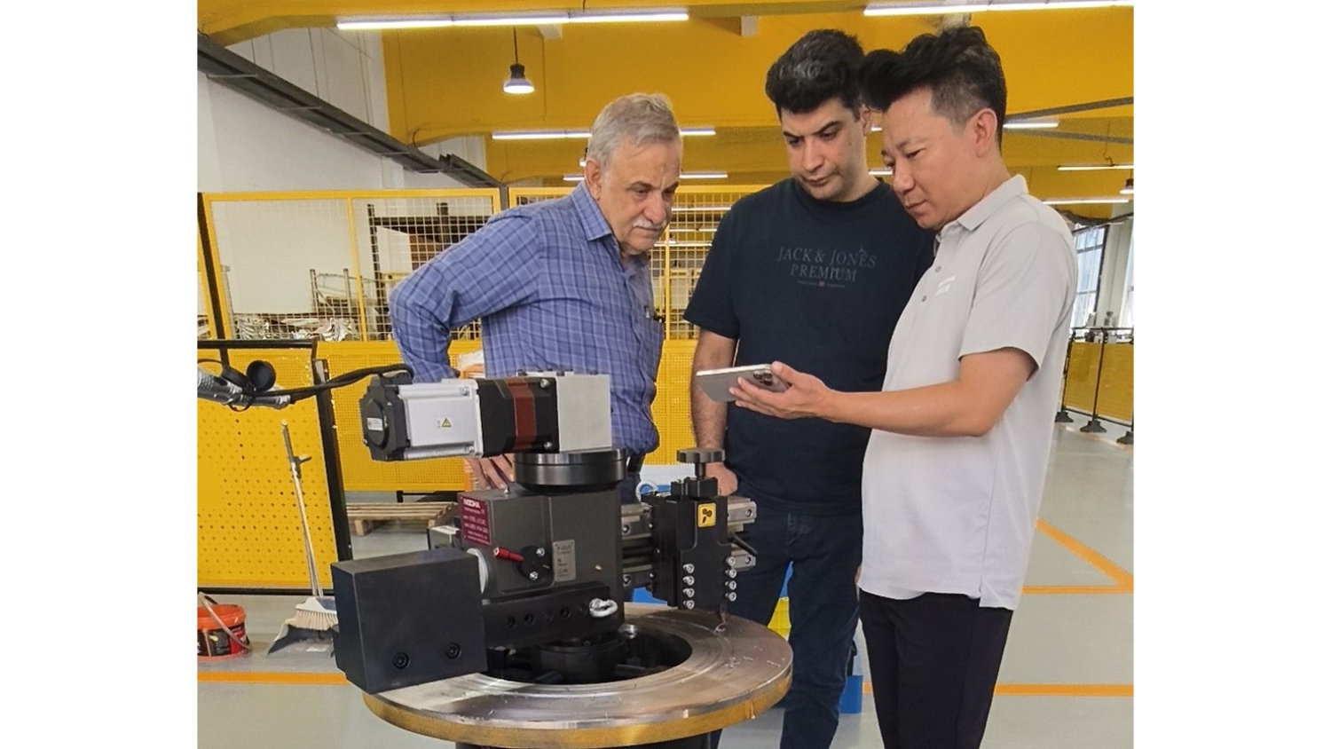 Equipamento para faceamento de flanges no local